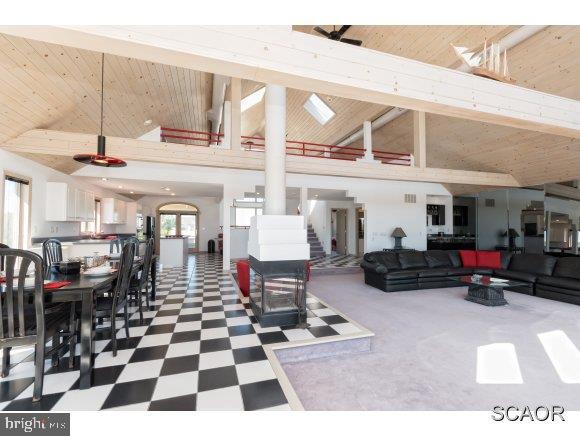 BREAKWATER BEACH - Residential