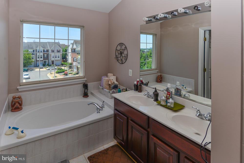 WESTERLEY - Residential Lease