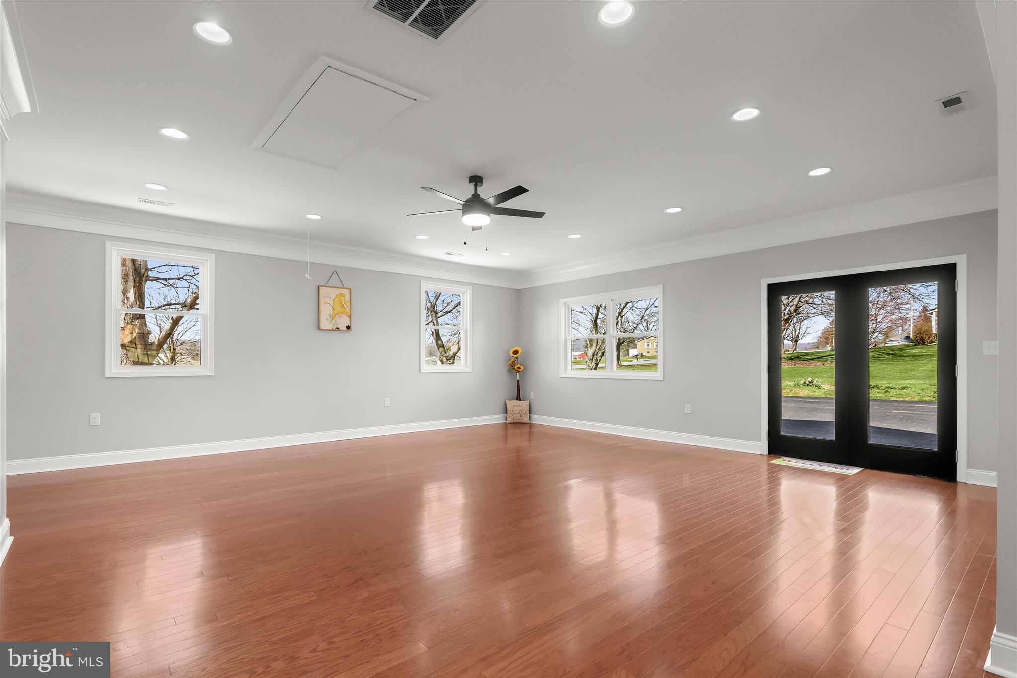 MYERSVILLE - Residential