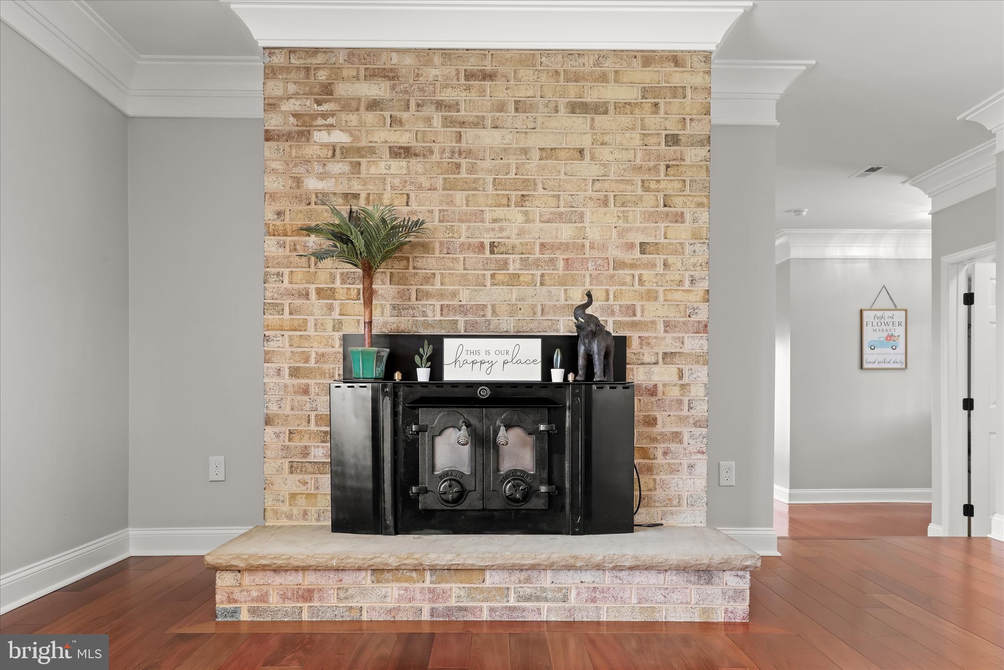 MYERSVILLE - Residential