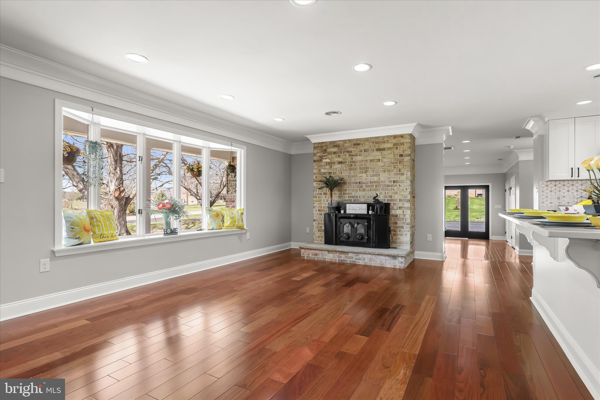 MYERSVILLE - Residential