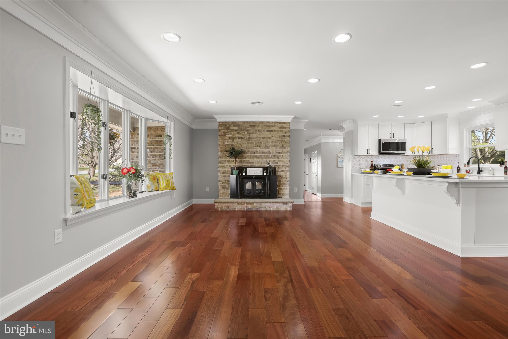 MYERSVILLE - Residential