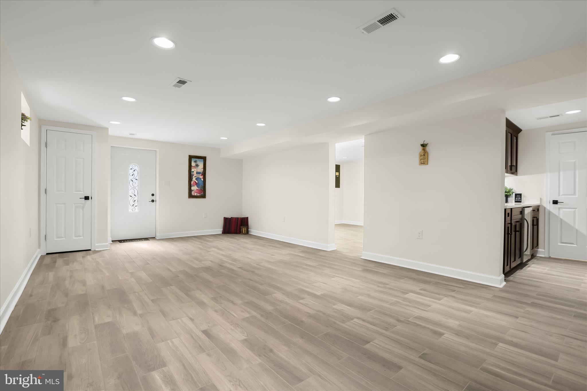 MYERSVILLE - Residential