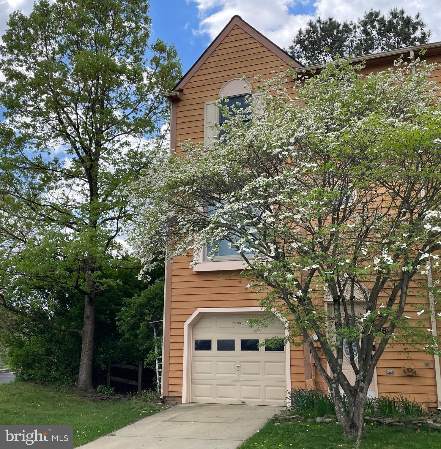 VILLAS LAKE ANITA LOUISE - Residential