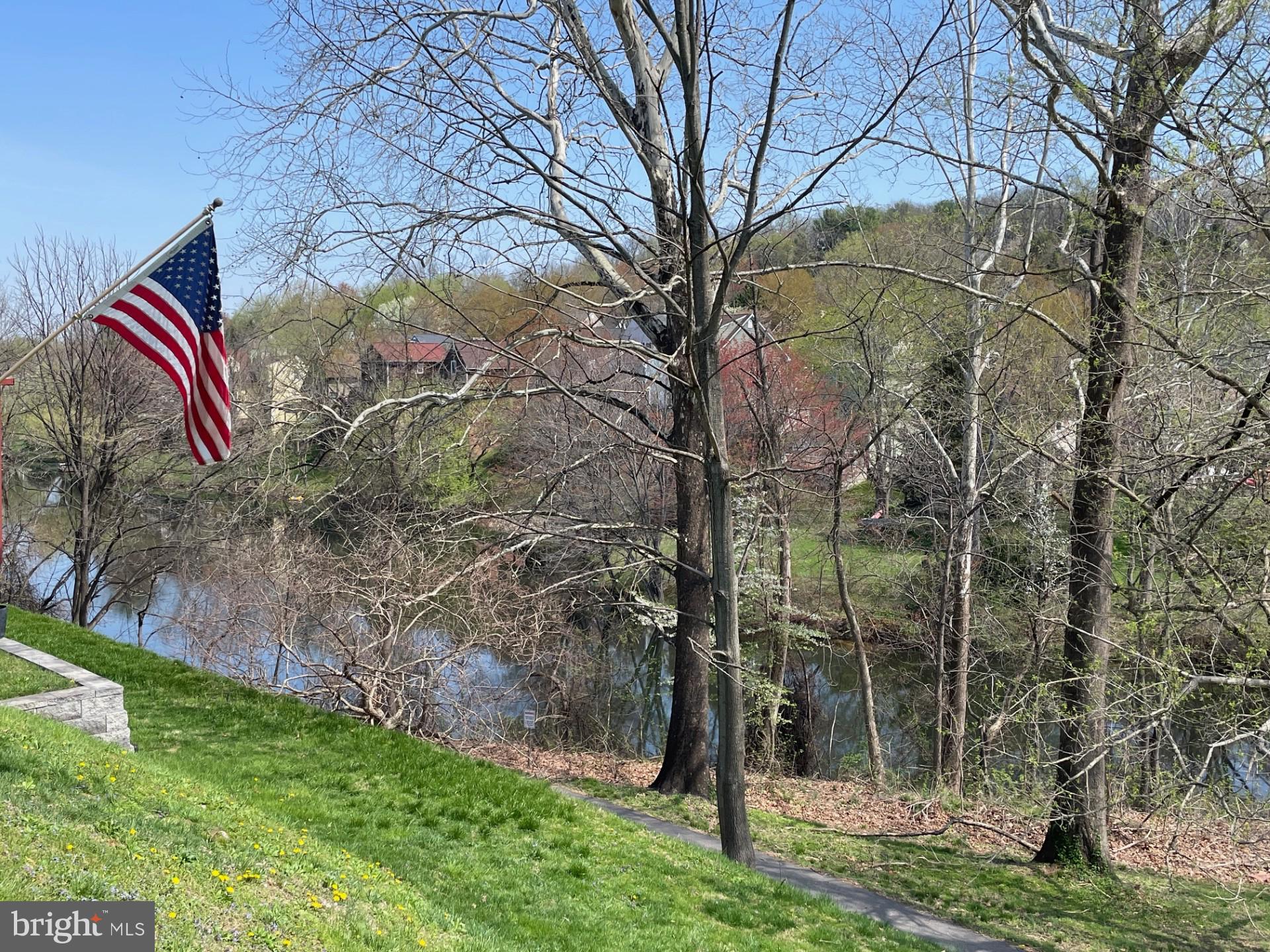 VILLAS LAKE ANITA LOUISE - Residential