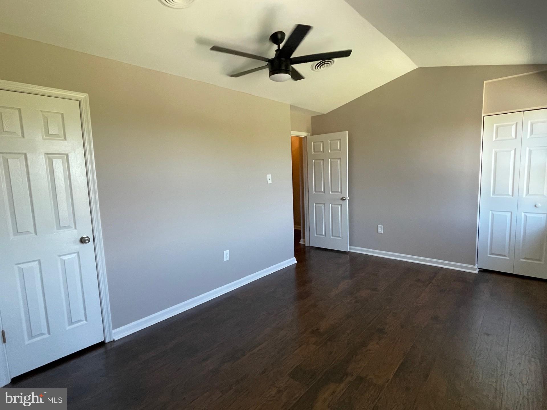 VILLAS LAKE ANITA LOUISE - Residential