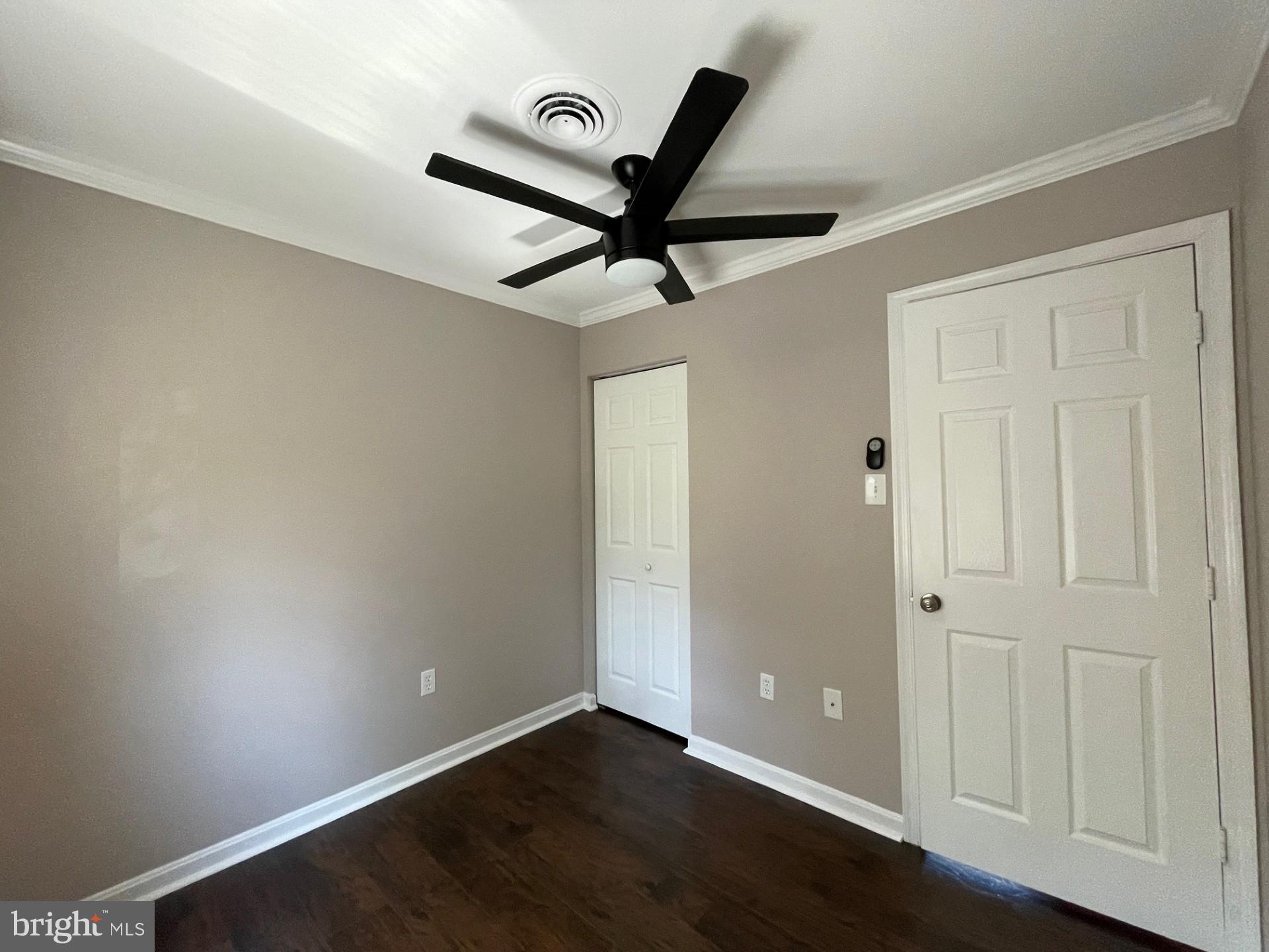 VILLAS LAKE ANITA LOUISE - Residential