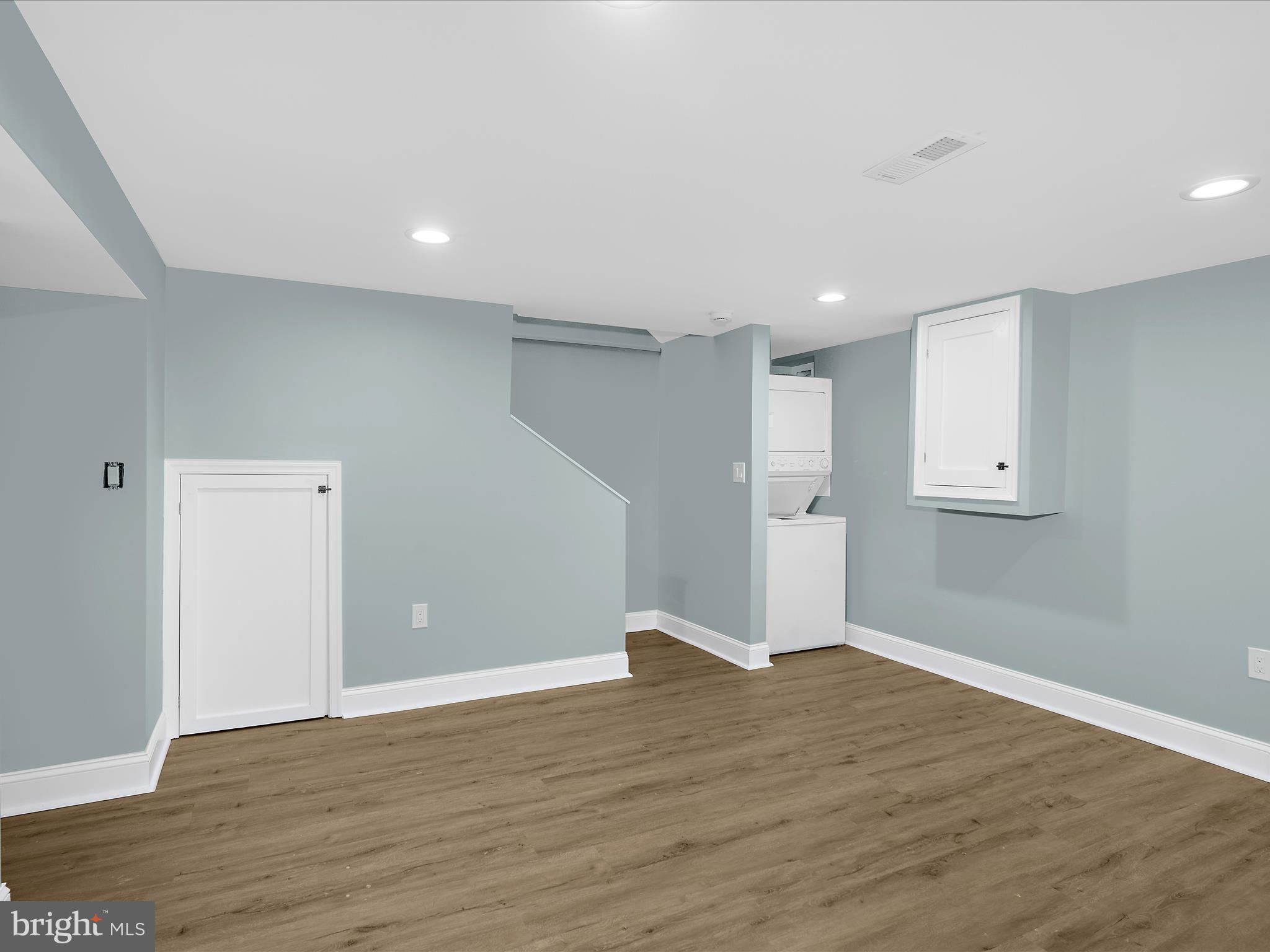 RAMBLEWOOD - Residential