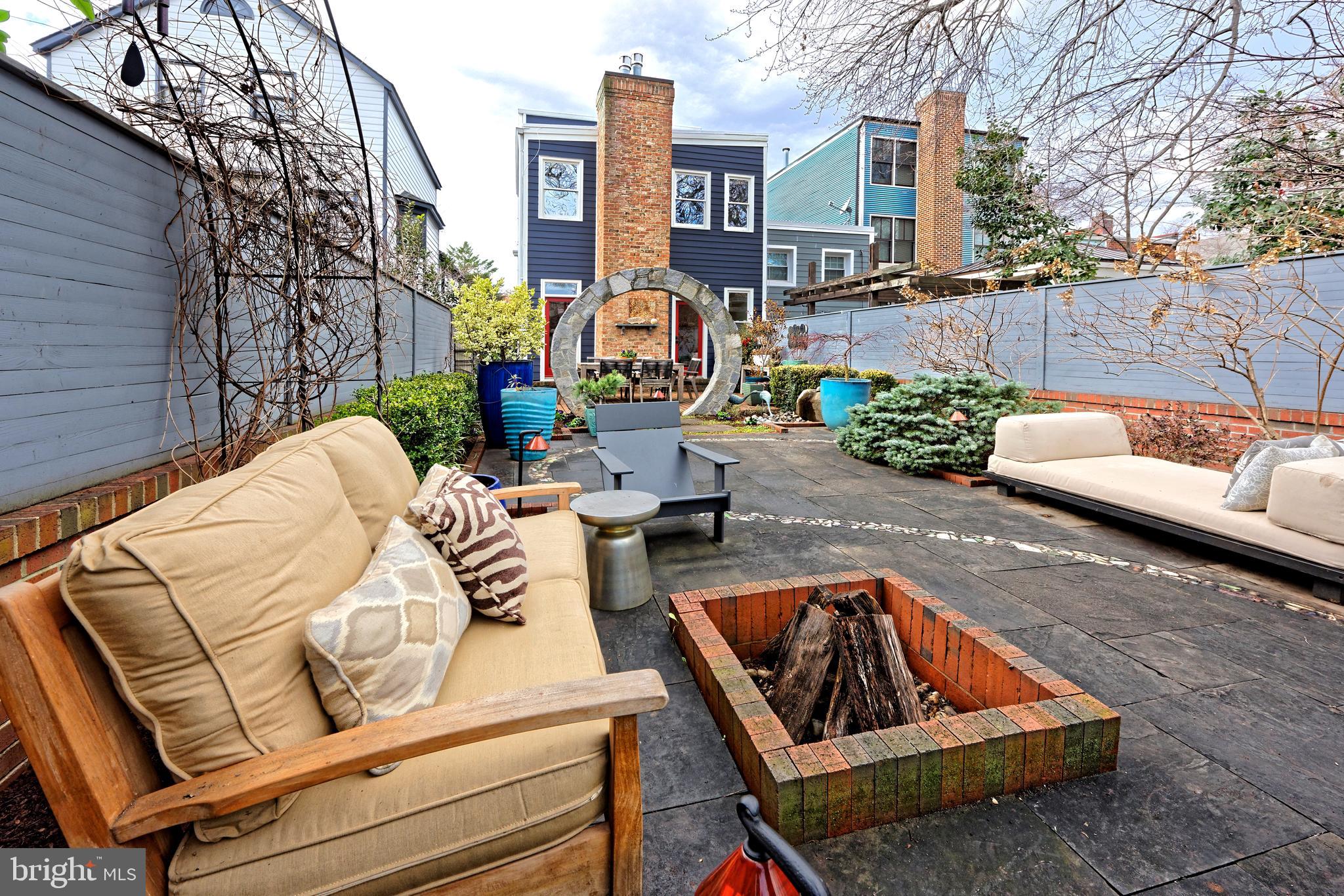 OLD TOWN ALEXANDRIA - Residential