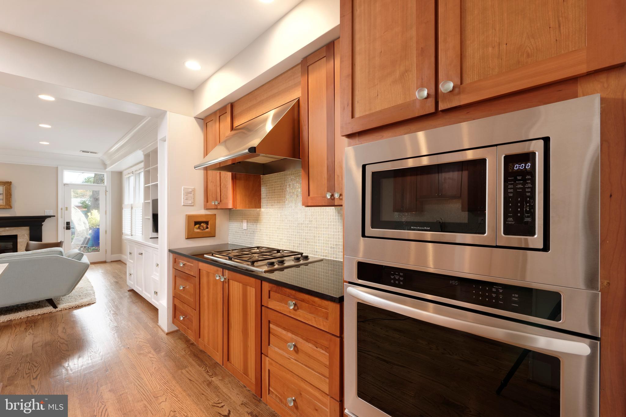 OLD TOWN ALEXANDRIA - Residential