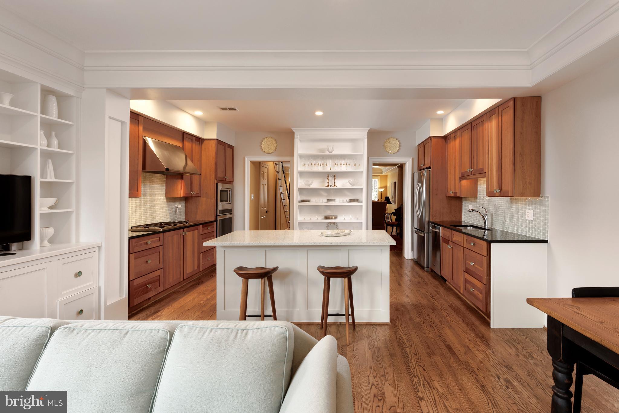 OLD TOWN ALEXANDRIA - Residential