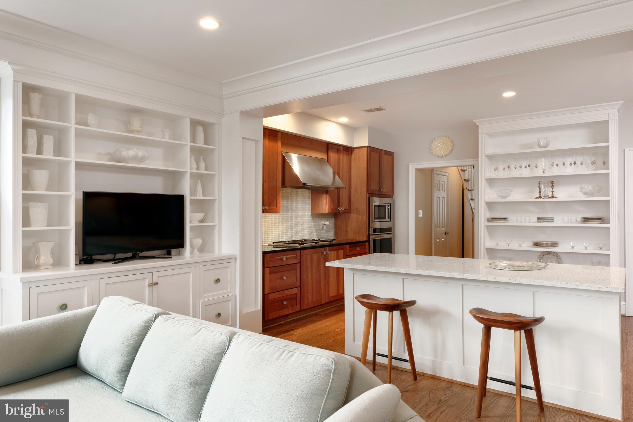 OLD TOWN ALEXANDRIA - Residential