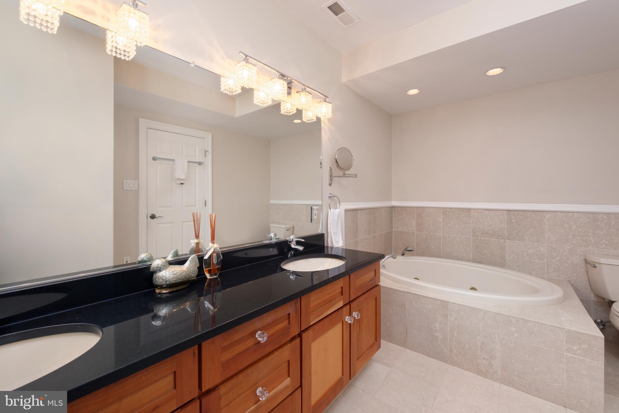 OLD TOWN ALEXANDRIA - Residential