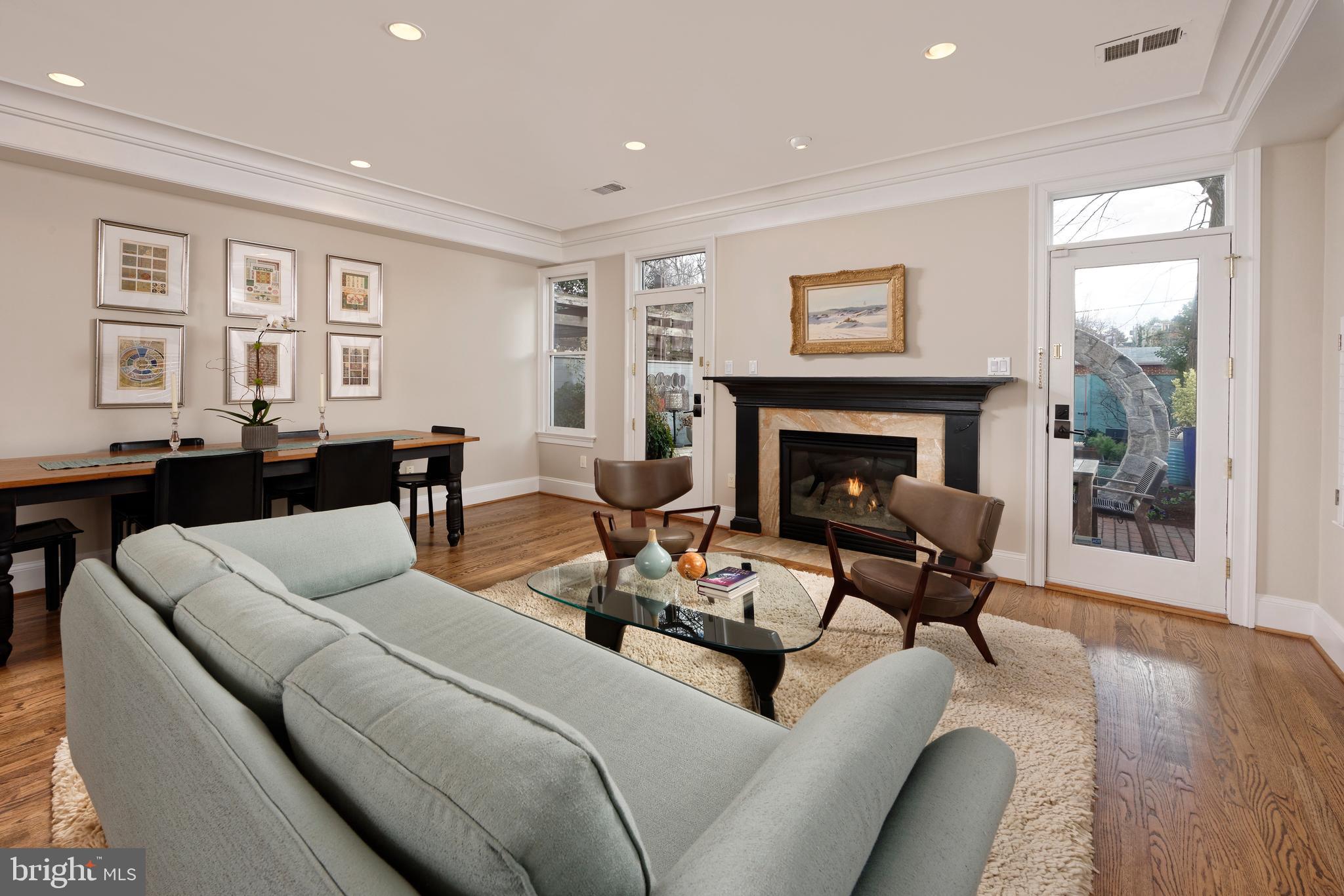 OLD TOWN ALEXANDRIA - Residential