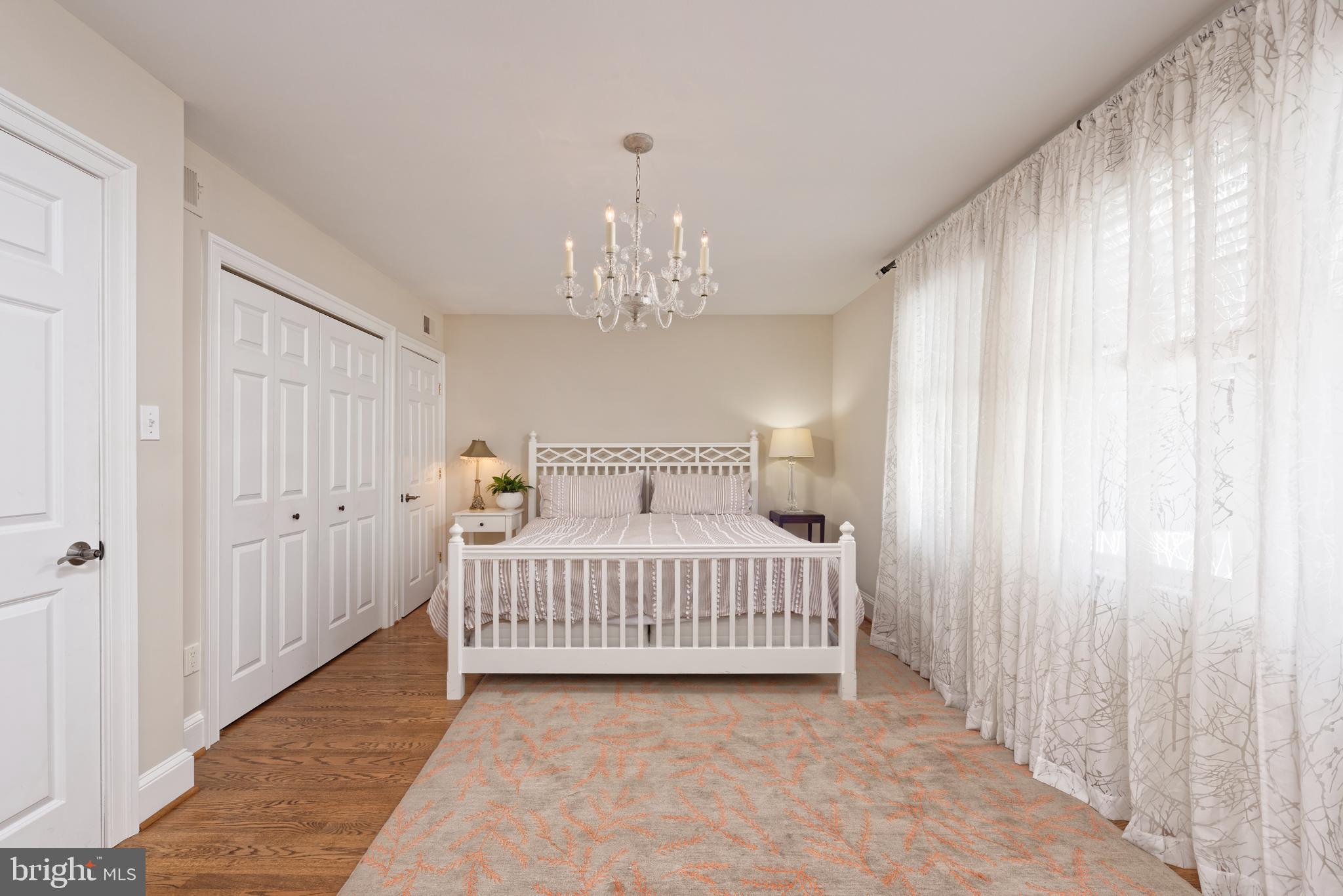 OLD TOWN ALEXANDRIA - Residential