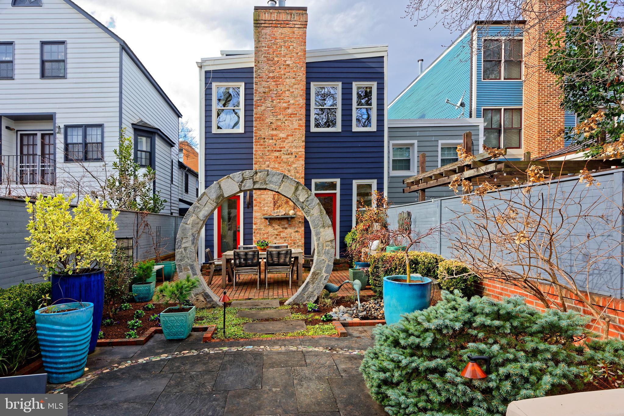 OLD TOWN ALEXANDRIA - Residential