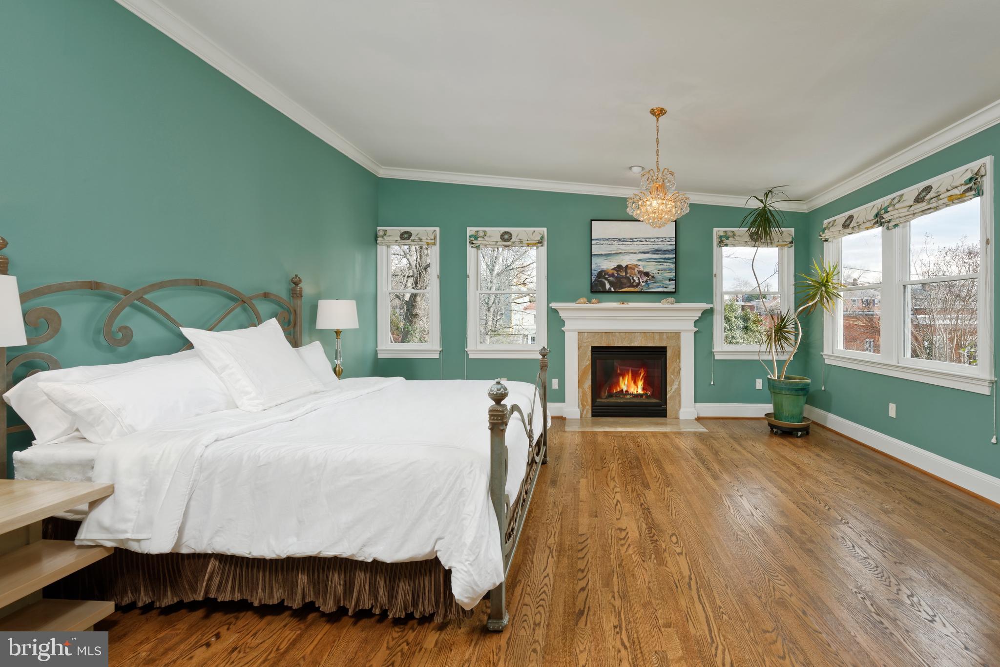 OLD TOWN ALEXANDRIA - Residential