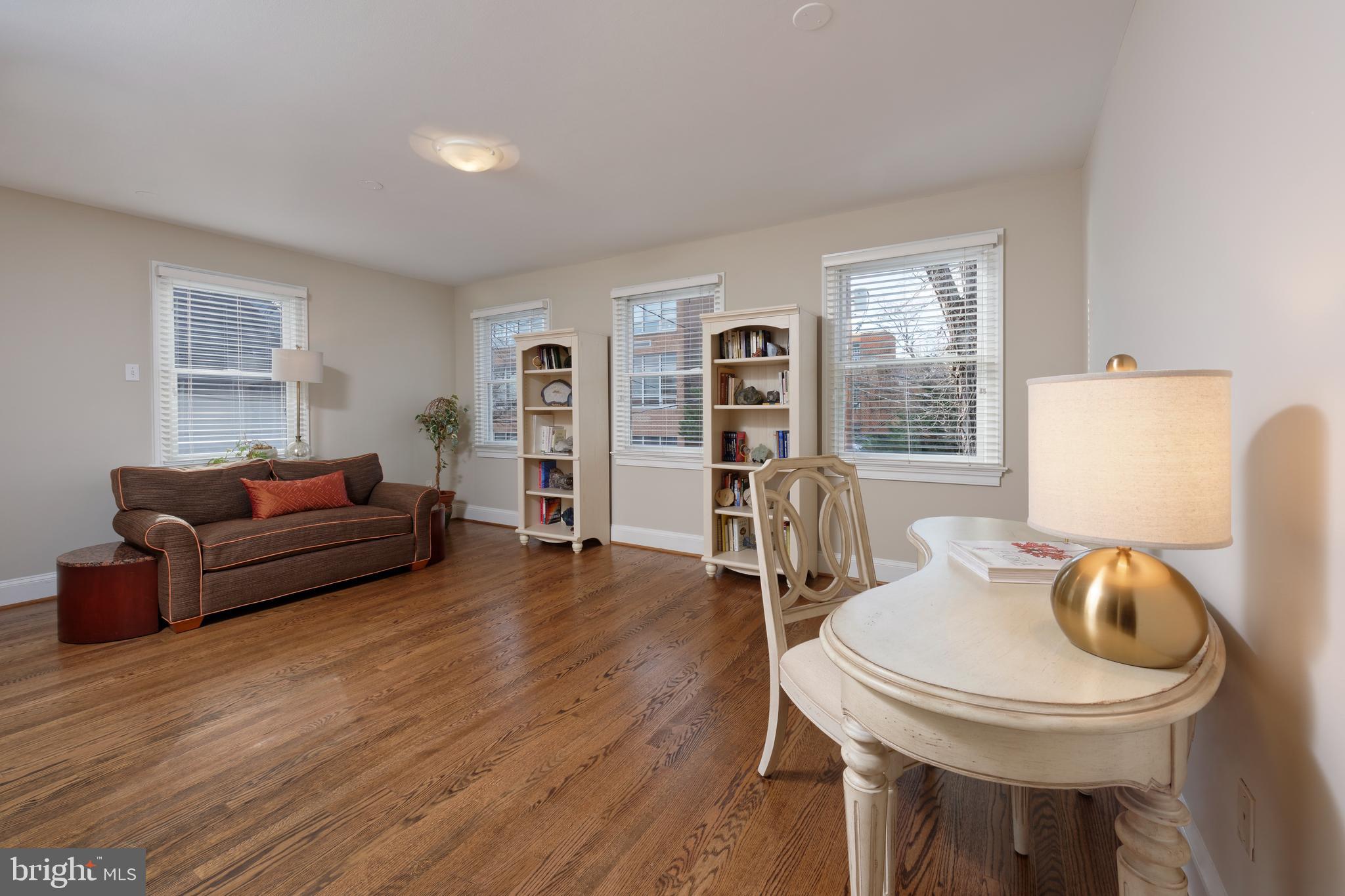 OLD TOWN ALEXANDRIA - Residential