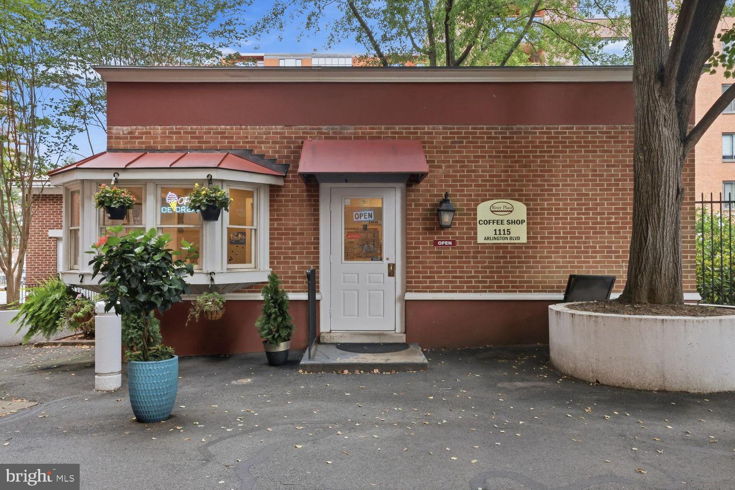 1121 ARLINGTON BOULEVARD 634