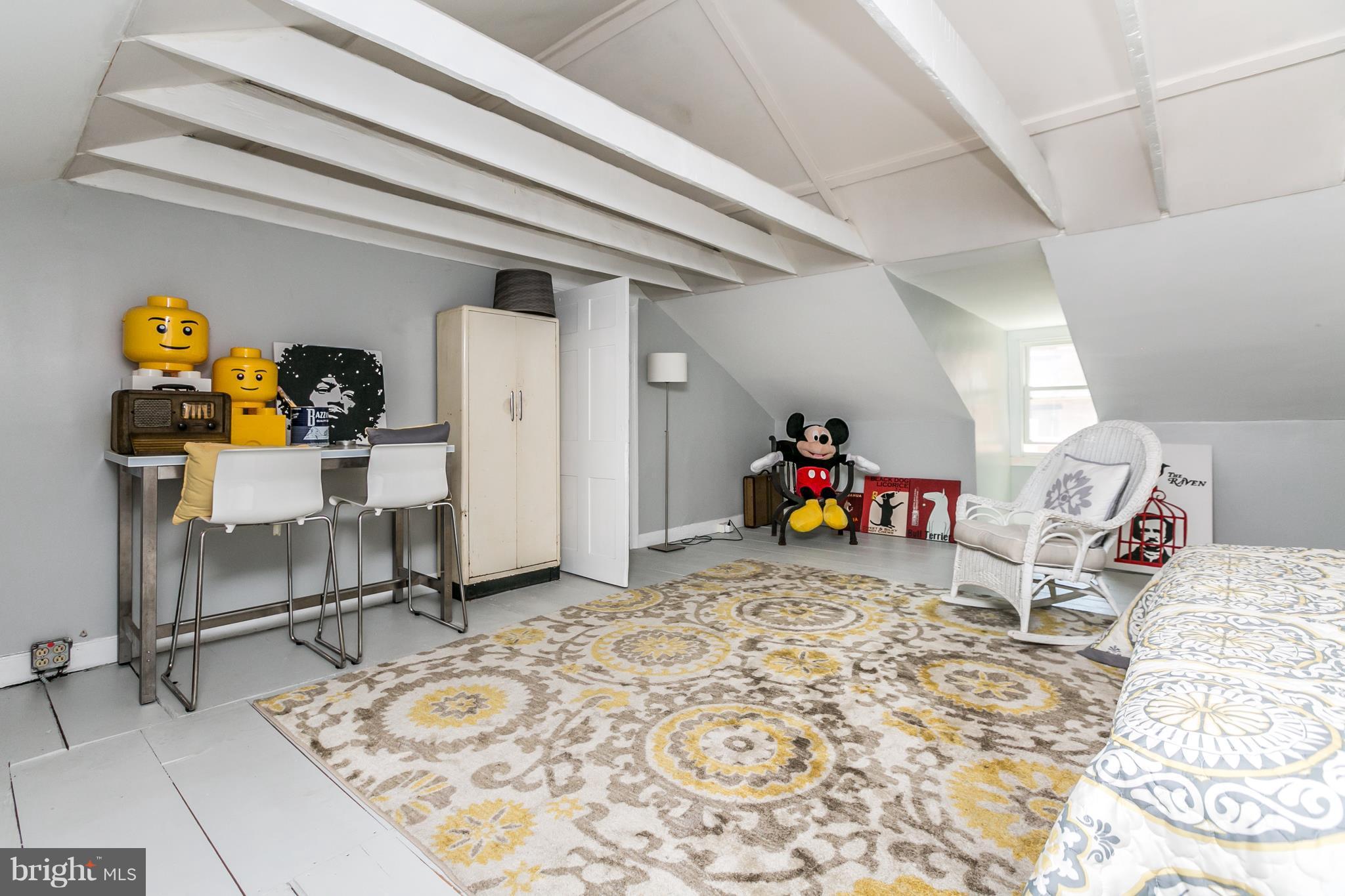 LITTLE ITALY - Residential Lease