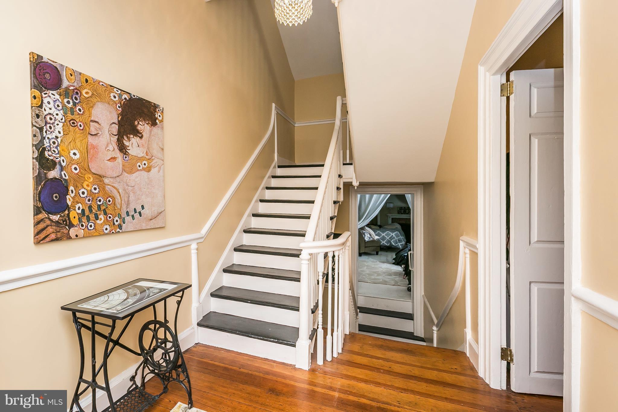 LITTLE ITALY - Residential Lease