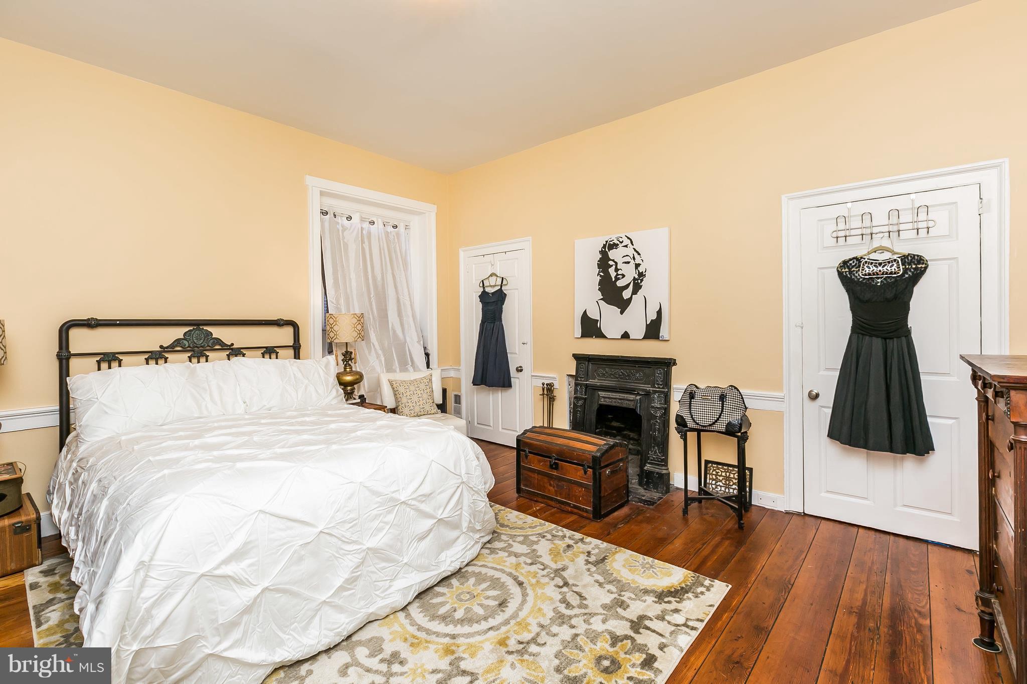 LITTLE ITALY - Residential Lease