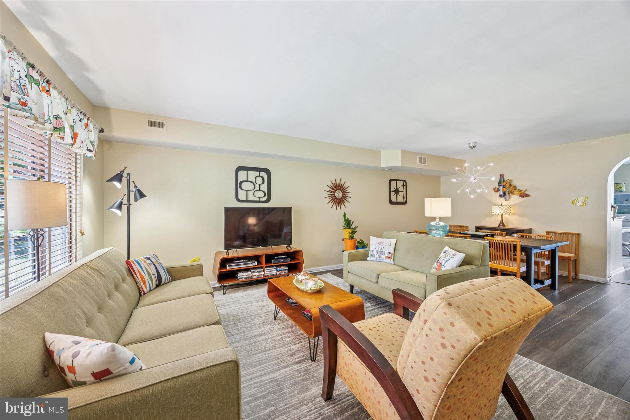 1035 BEDLINGTON PLACE