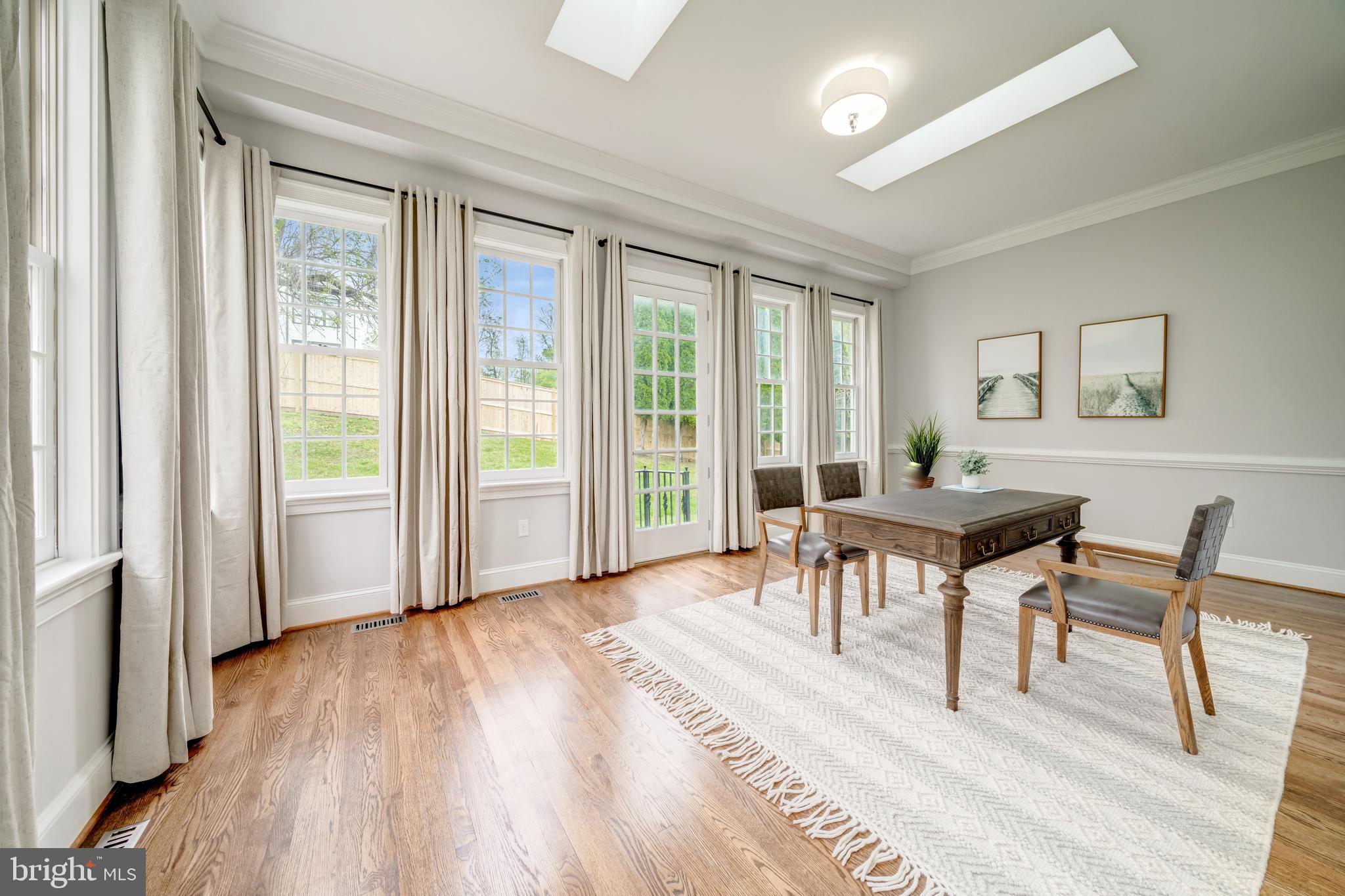 ROLLING VALLEY - Residential Lease