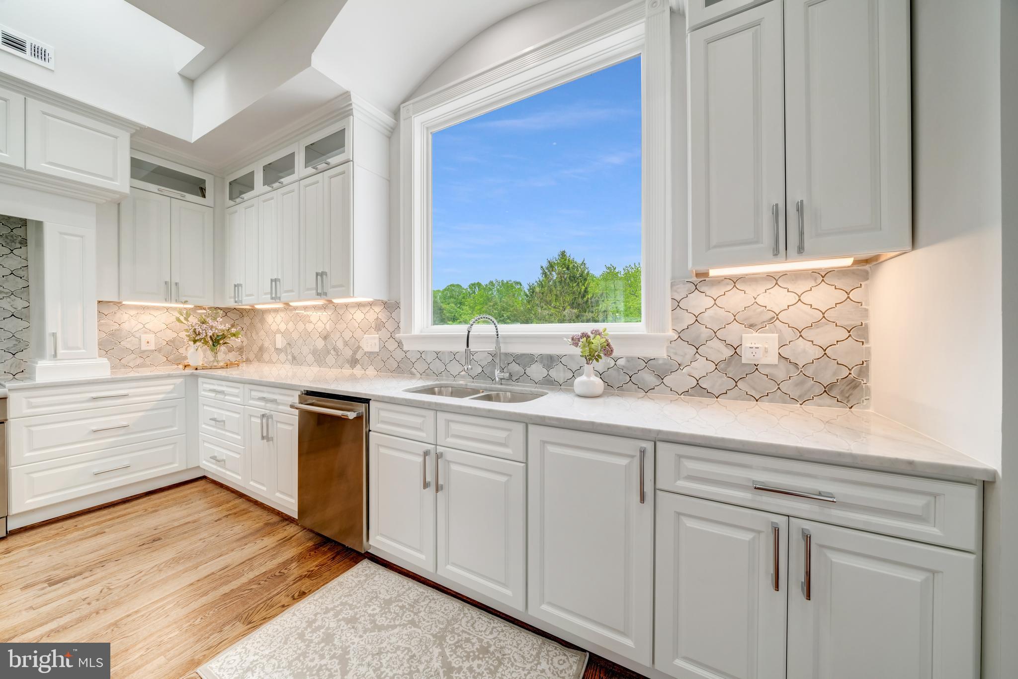 ROLLING VALLEY - Residential Lease