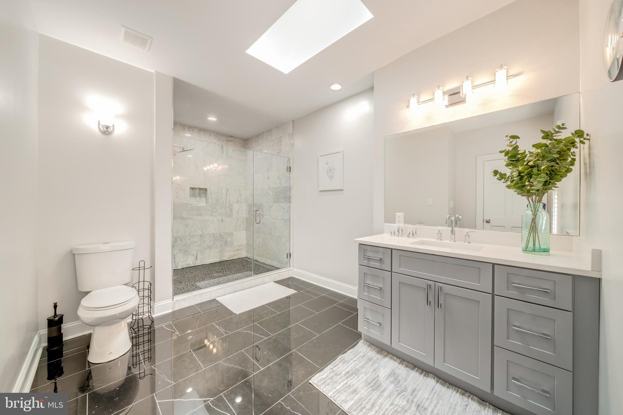 ROLLING VALLEY - Residential Lease