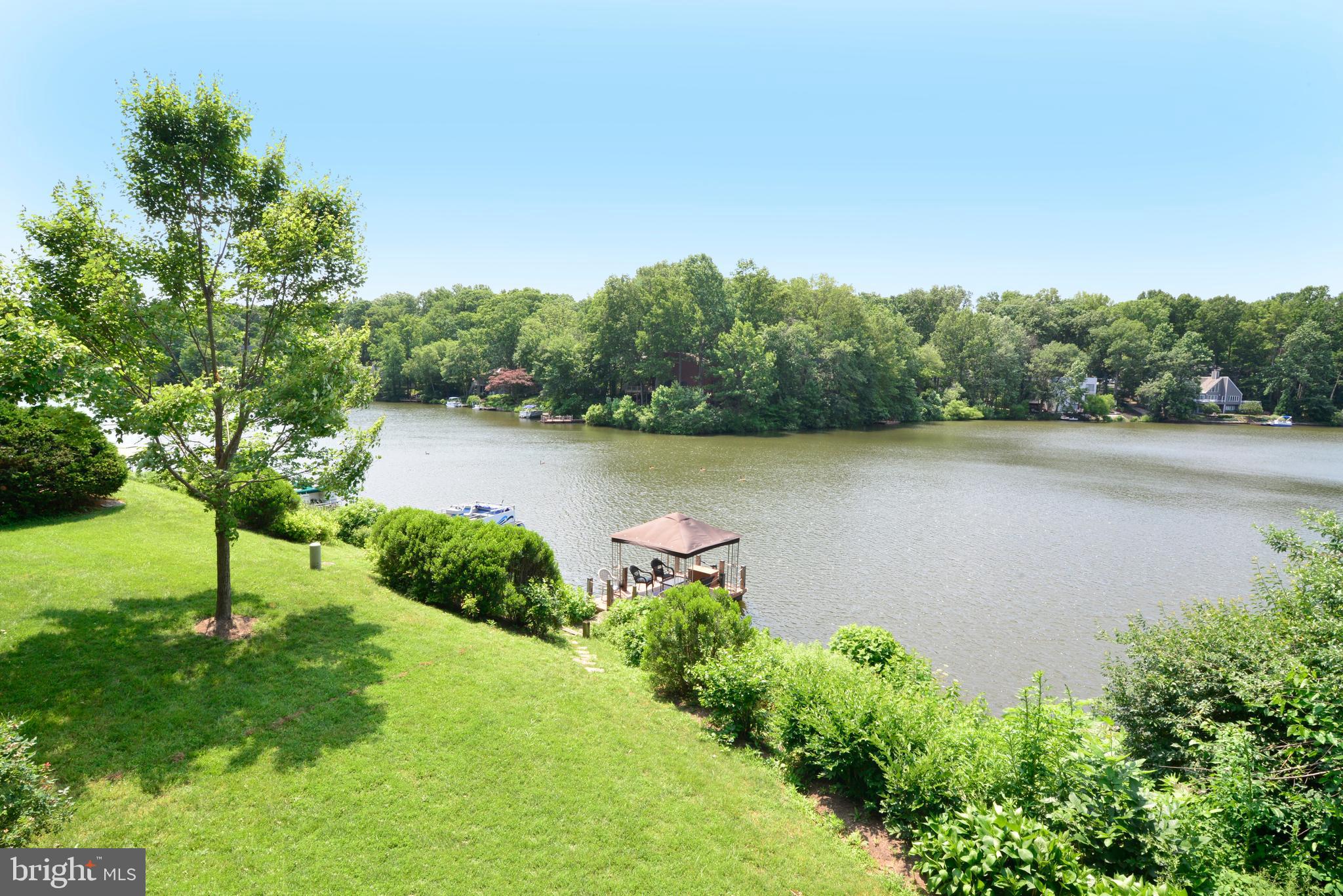 CABOTS POINT - Residential