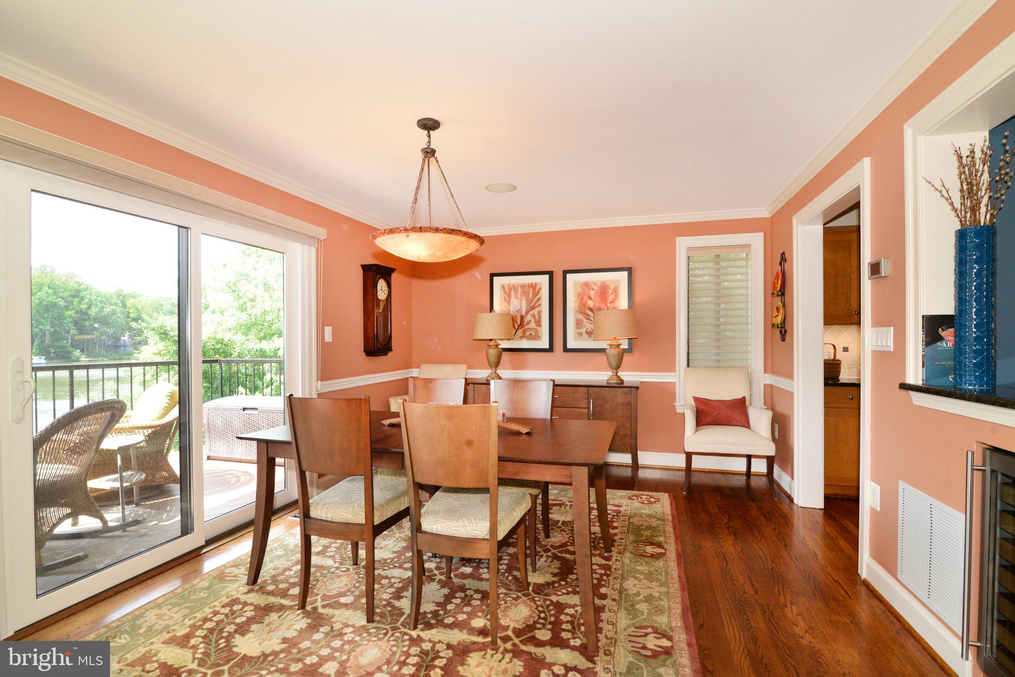 CABOTS POINT - Residential