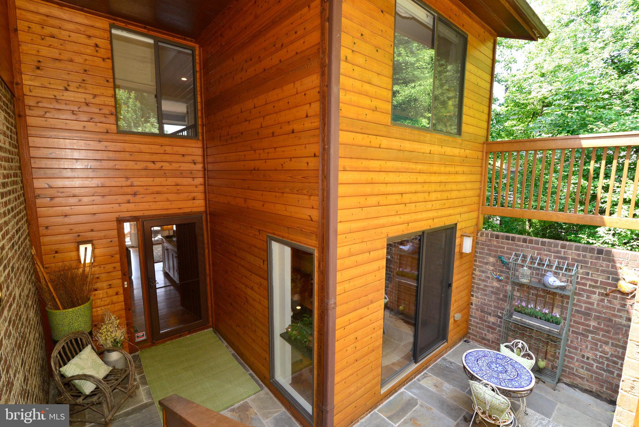 CABOTS POINT - Residential