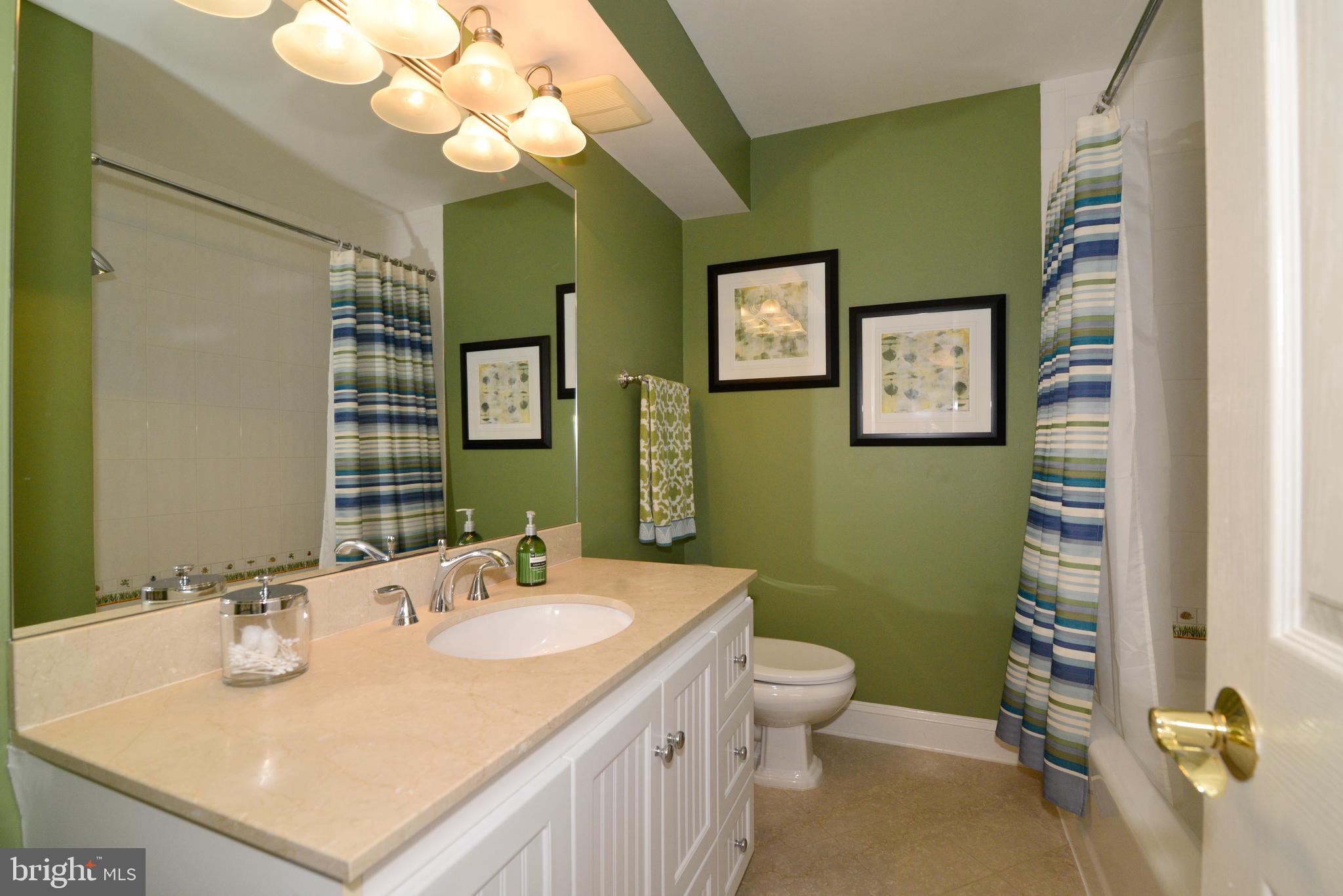 CABOTS POINT - Residential