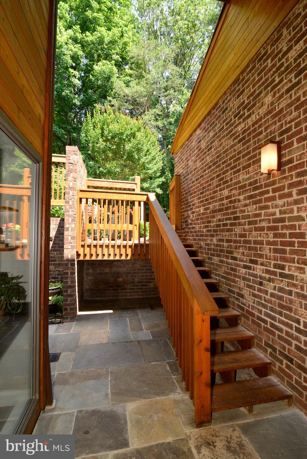 CABOTS POINT - Residential