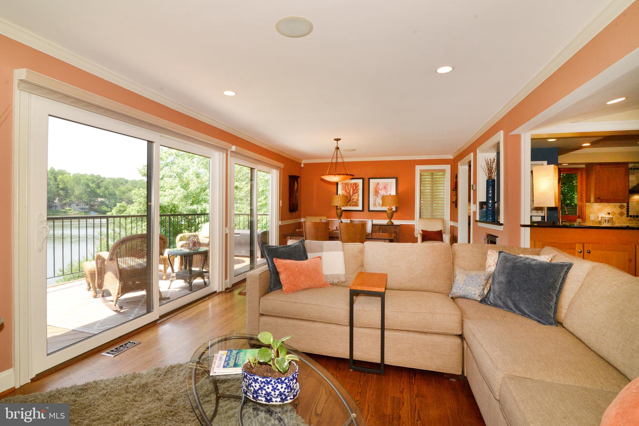 CABOTS POINT - Residential