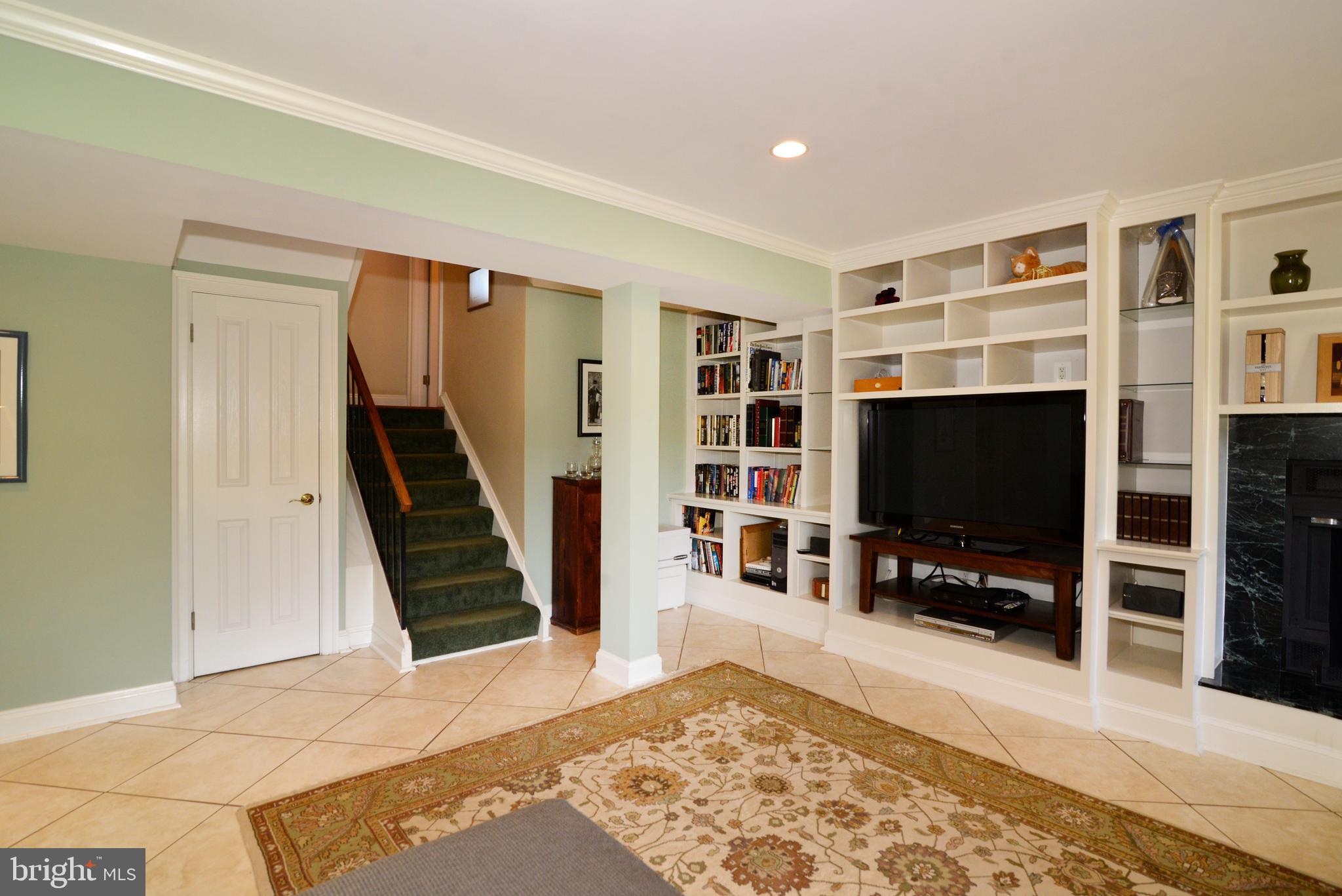 CABOTS POINT - Residential