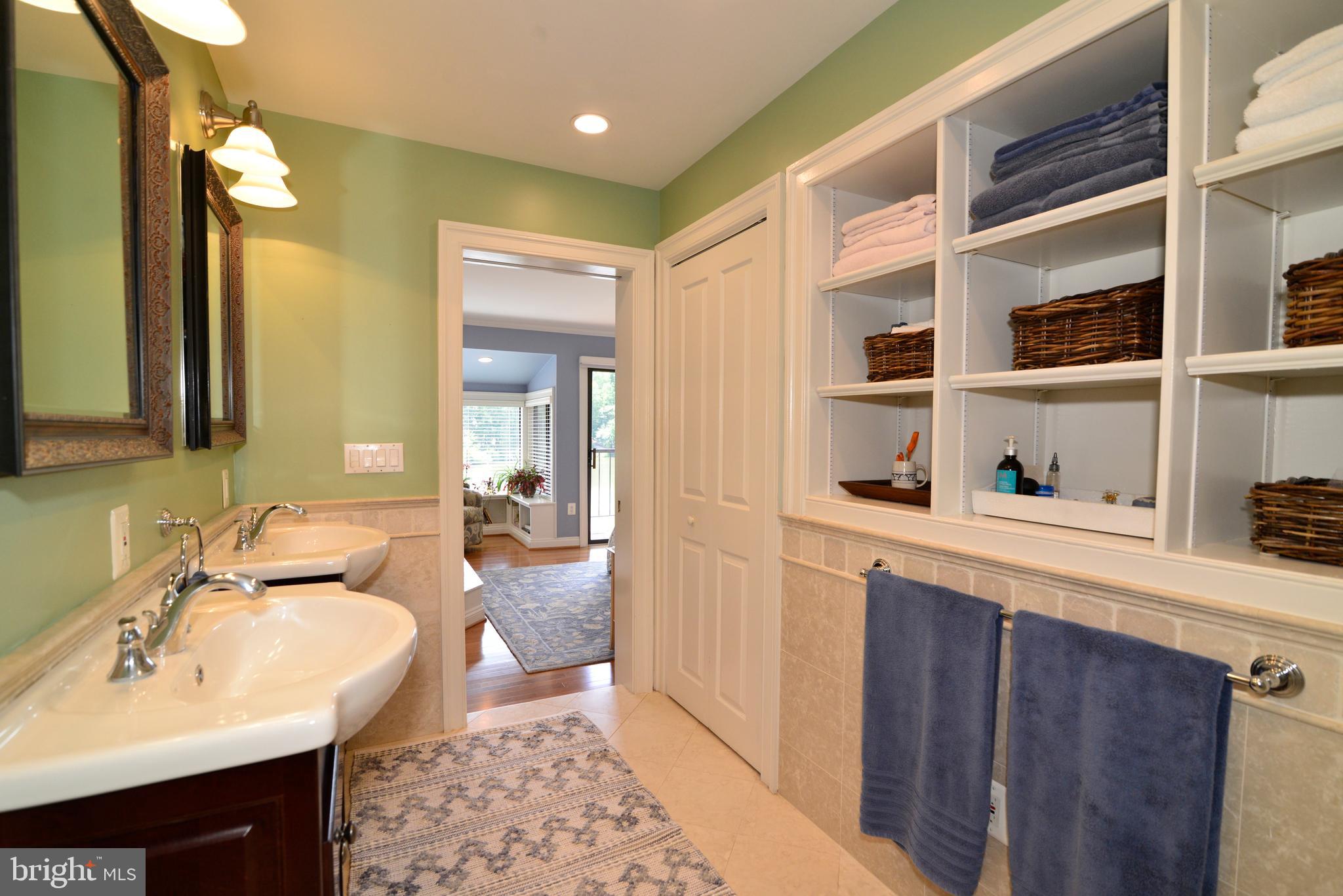 CABOTS POINT - Residential