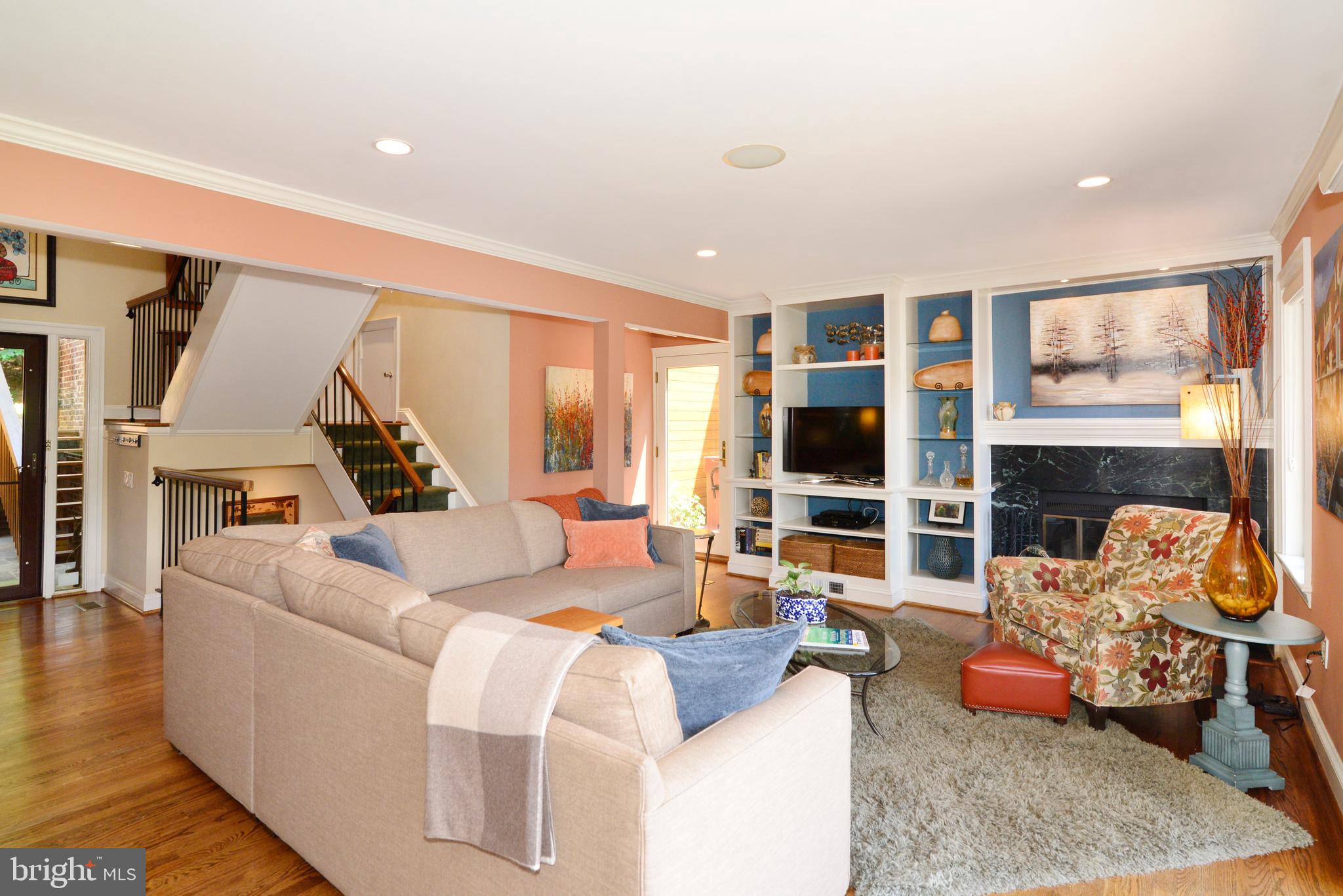 CABOTS POINT - Residential