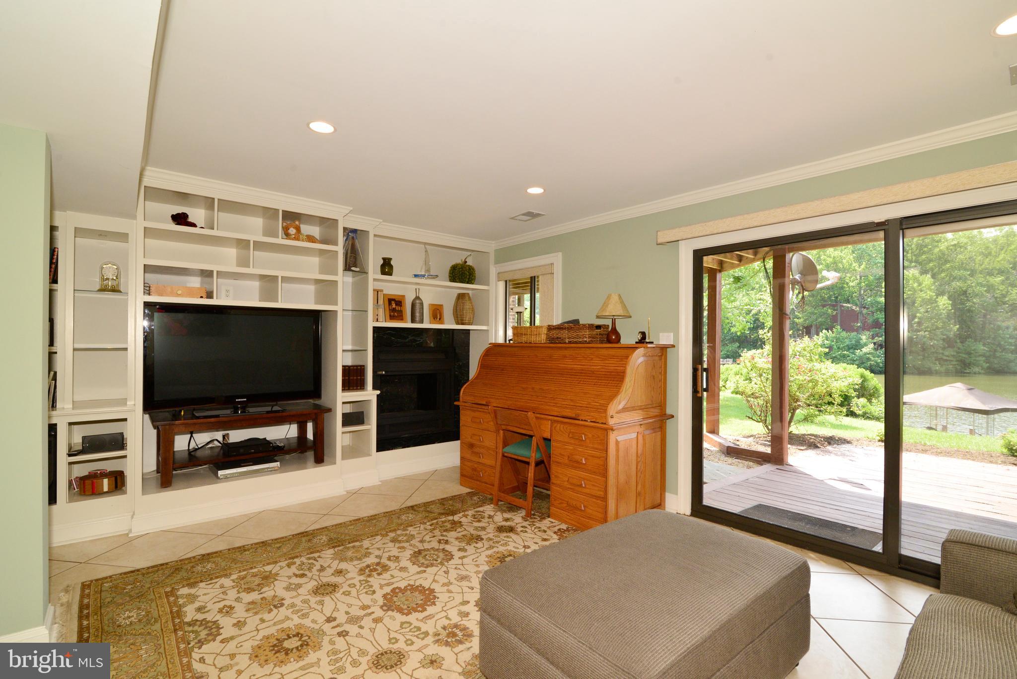 CABOTS POINT - Residential