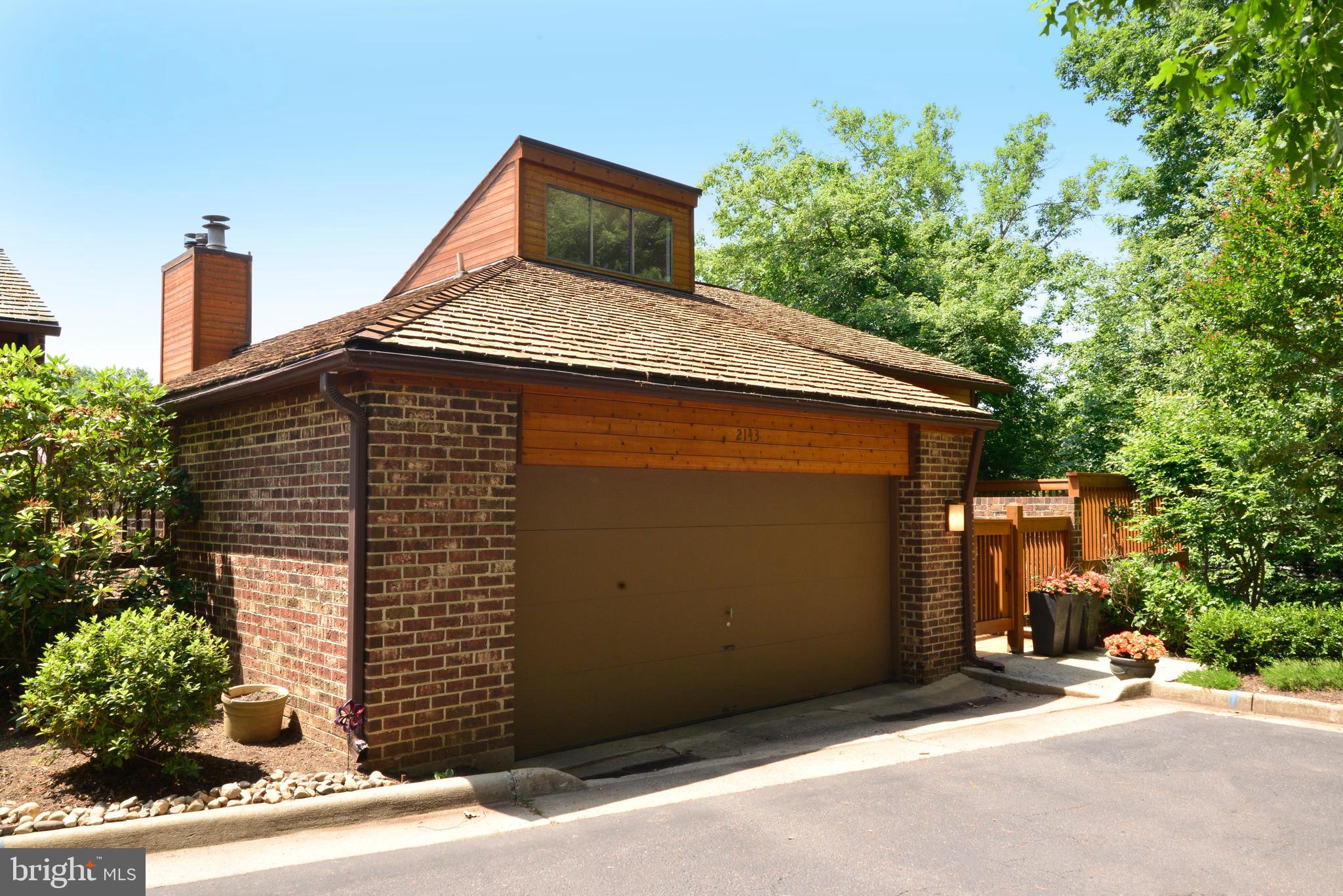 CABOTS POINT - Residential