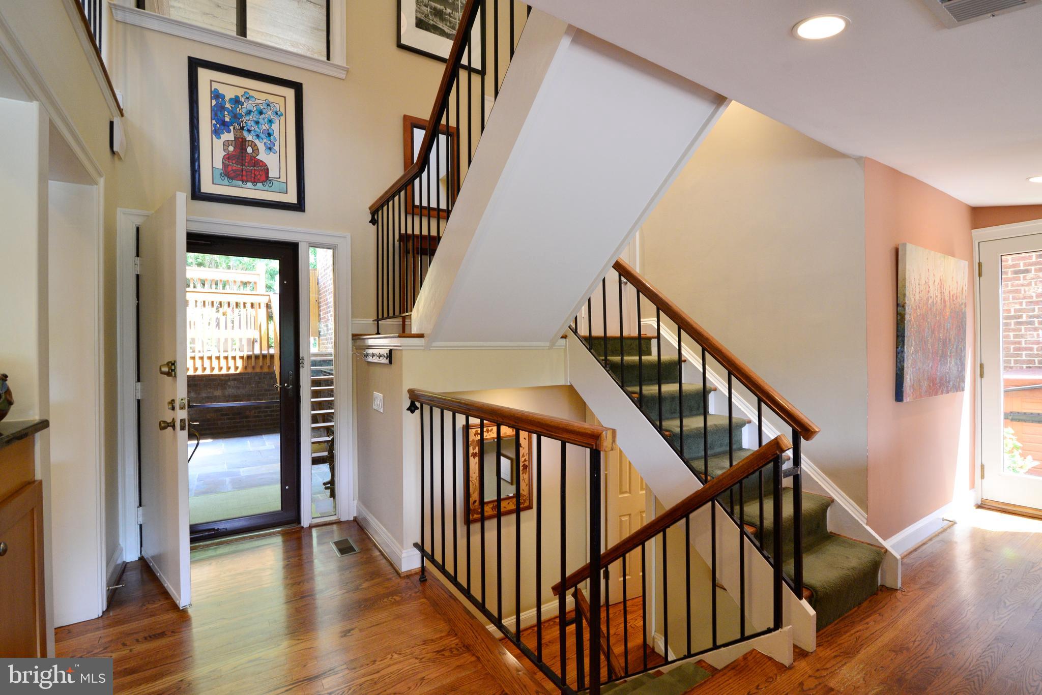 CABOTS POINT - Residential