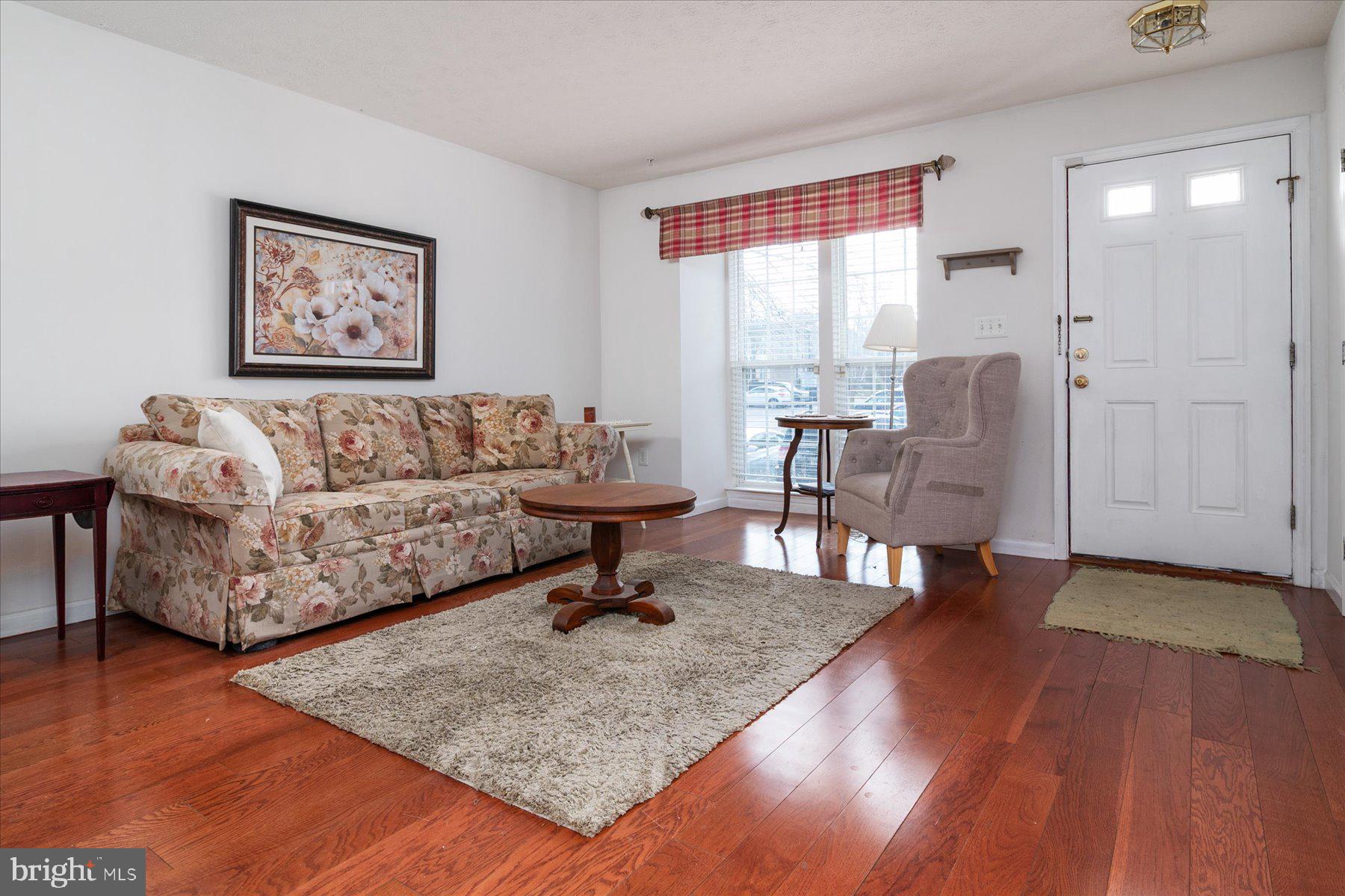 SEVEN OAKS - Residential