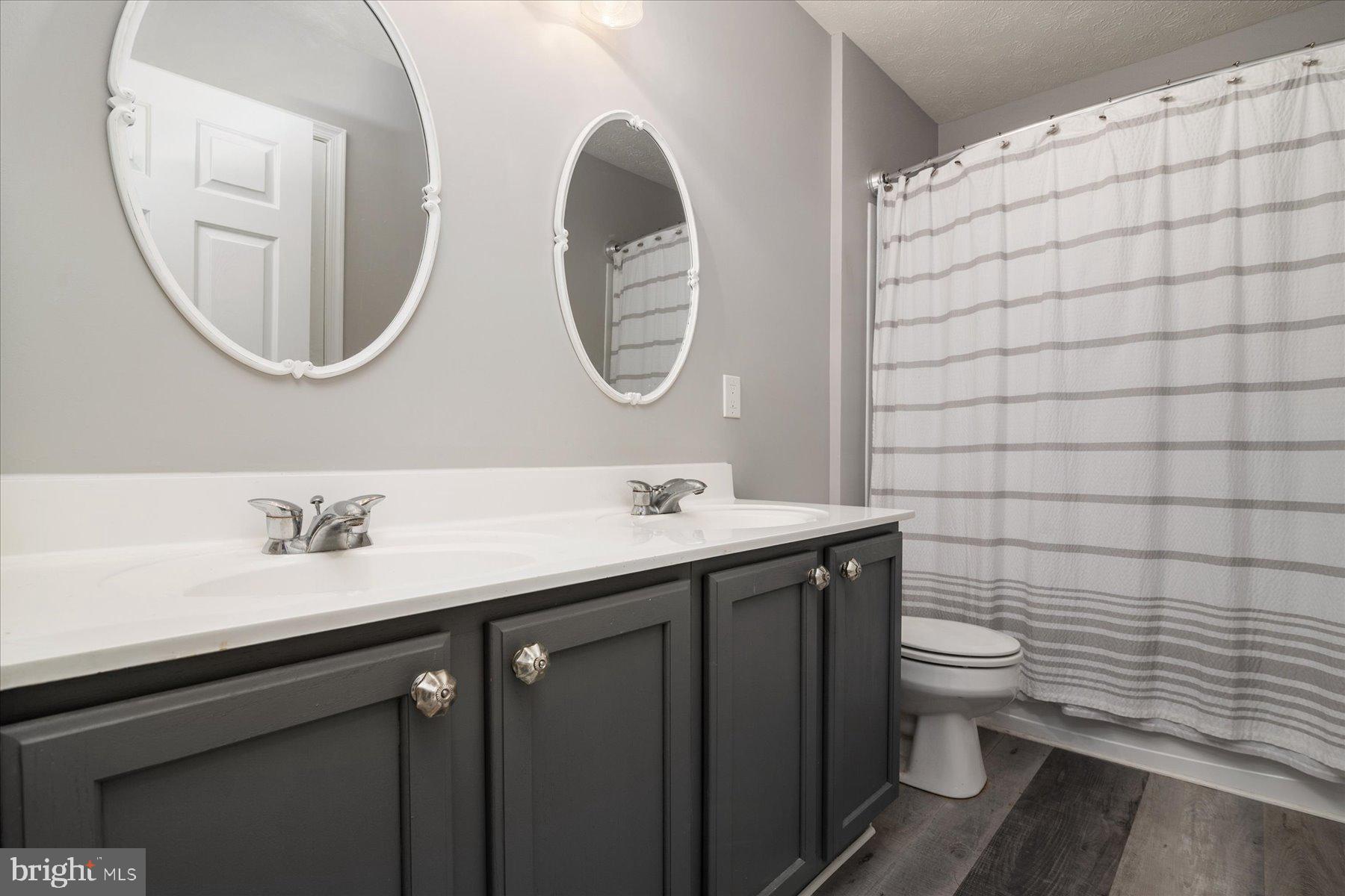 SEVEN OAKS - Residential