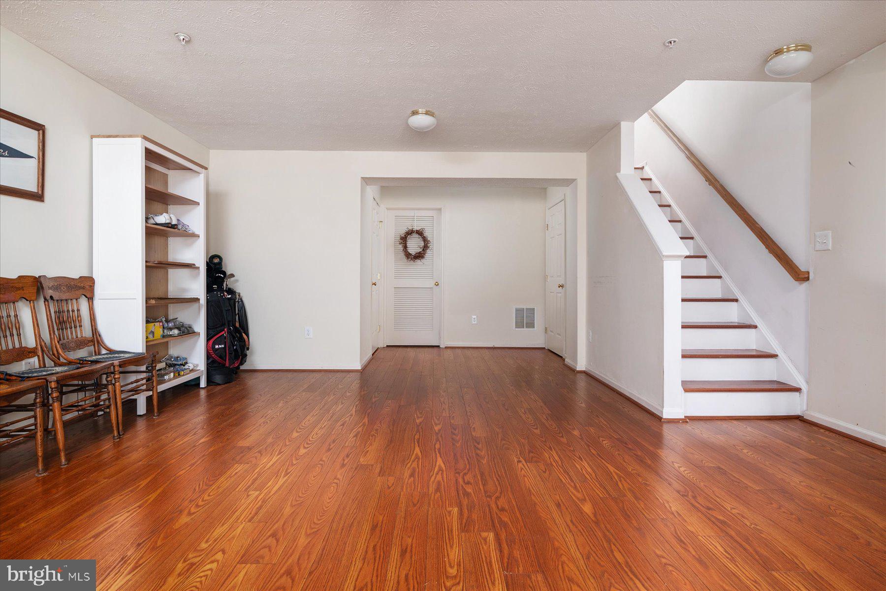 SEVEN OAKS - Residential