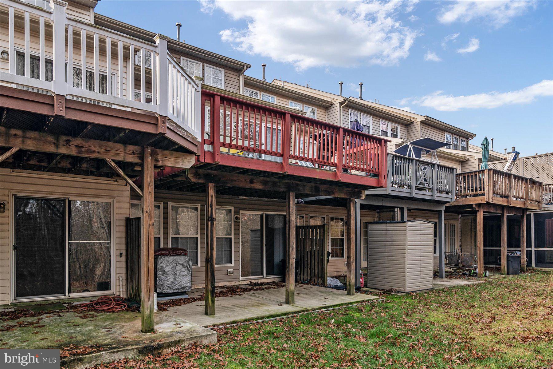 SEVEN OAKS - Residential