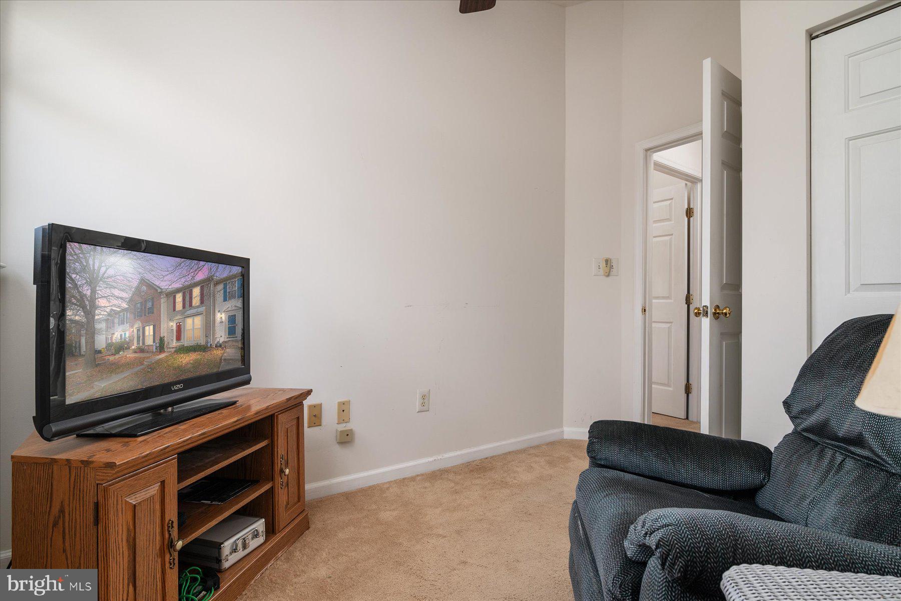 SEVEN OAKS - Residential