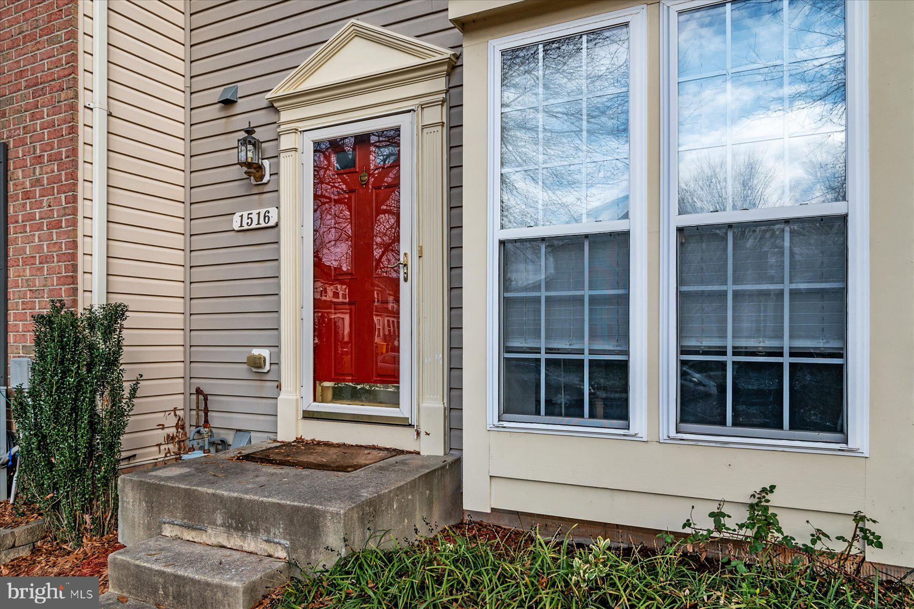 SEVEN OAKS - Residential