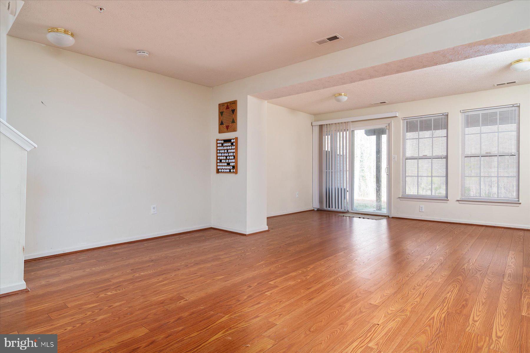 SEVEN OAKS - Residential