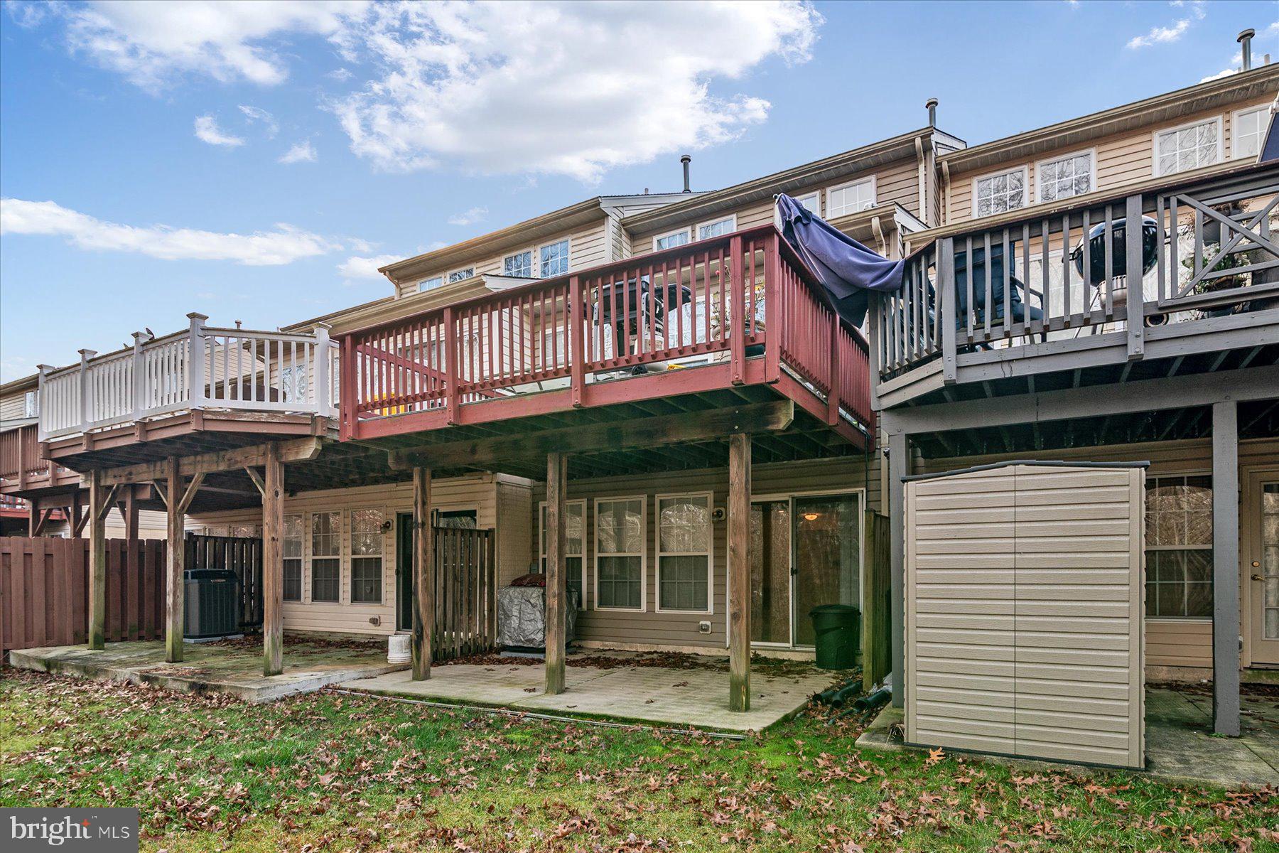 SEVEN OAKS - Residential